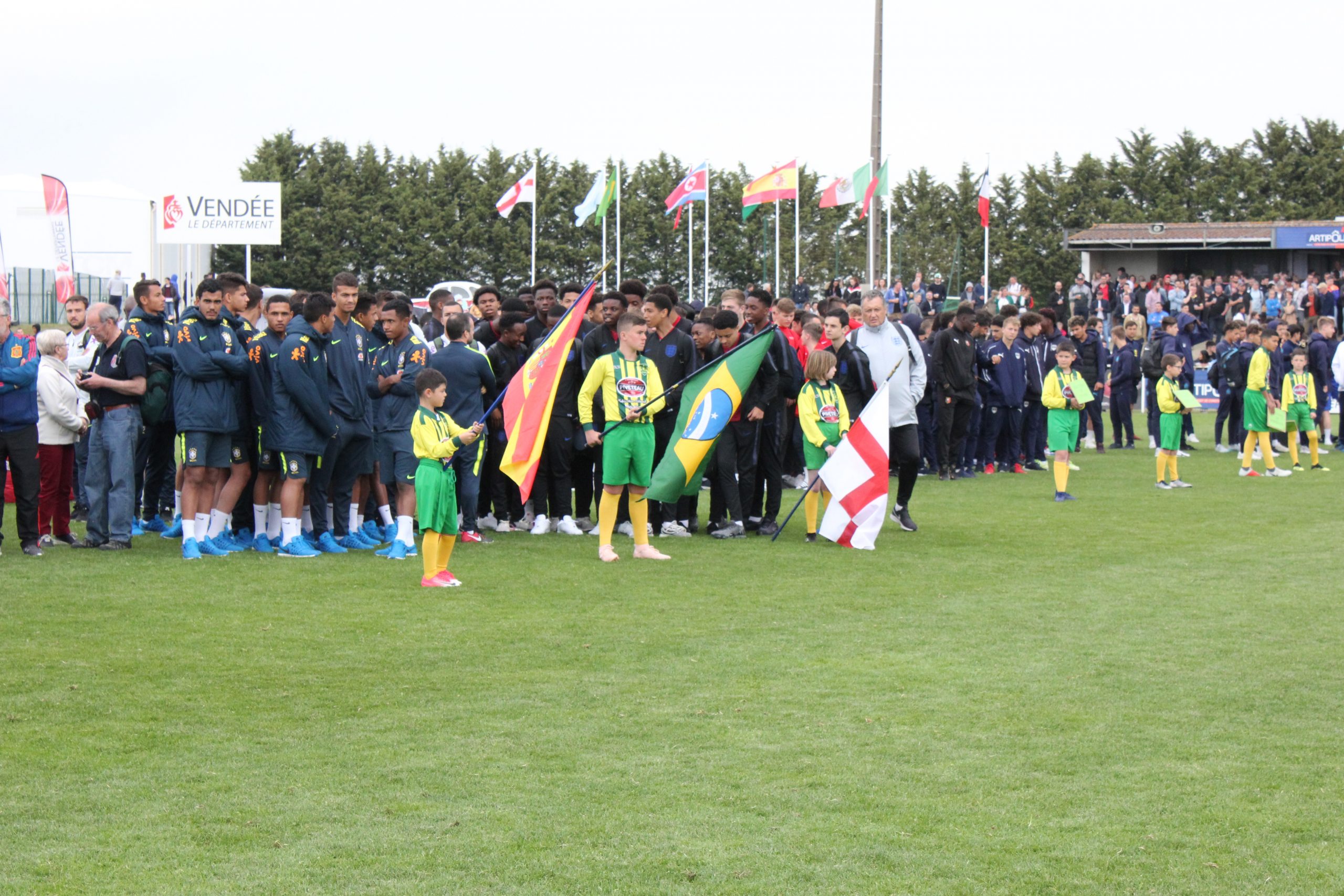MONDIAL FOOTBALL                  MONTAIGU 2020